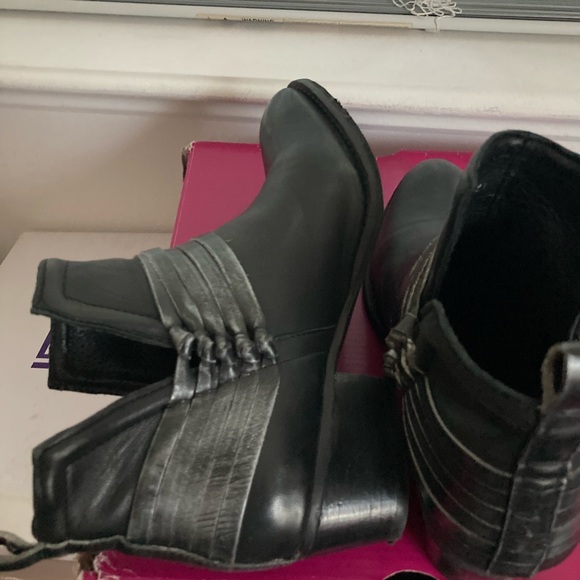 Ankle boots - Picture 8 of 9